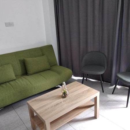 Cozy Place In The Heart Of Harbor Apartment Paphos Ngoại thất bức ảnh